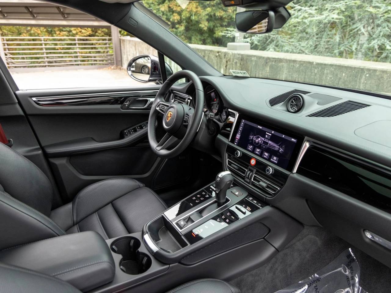 2022 Porsche Macan Base