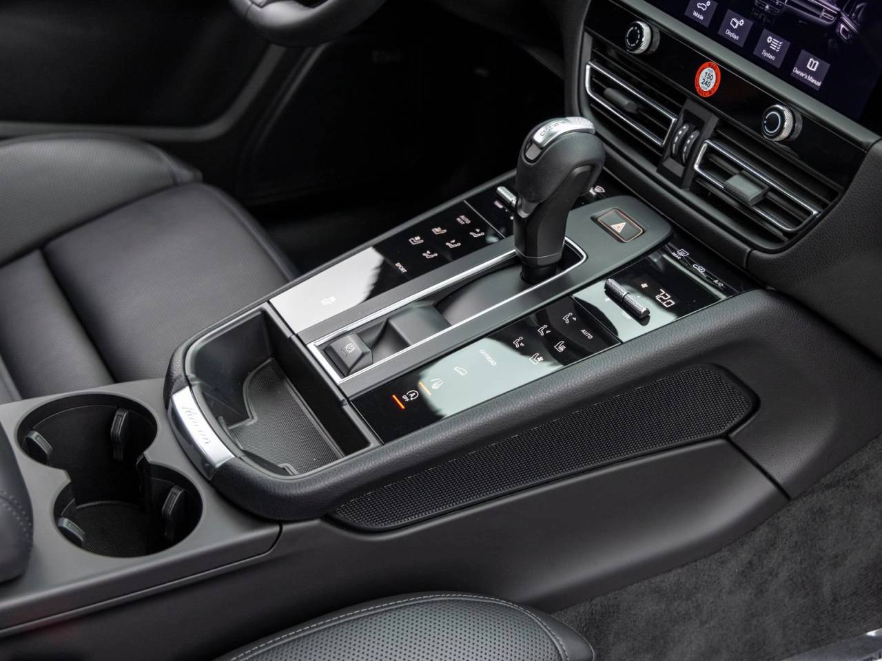 2022 Porsche Macan Base