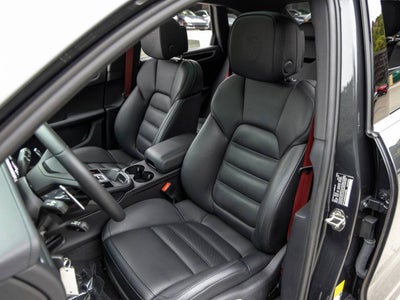 2022 Porsche Macan Base