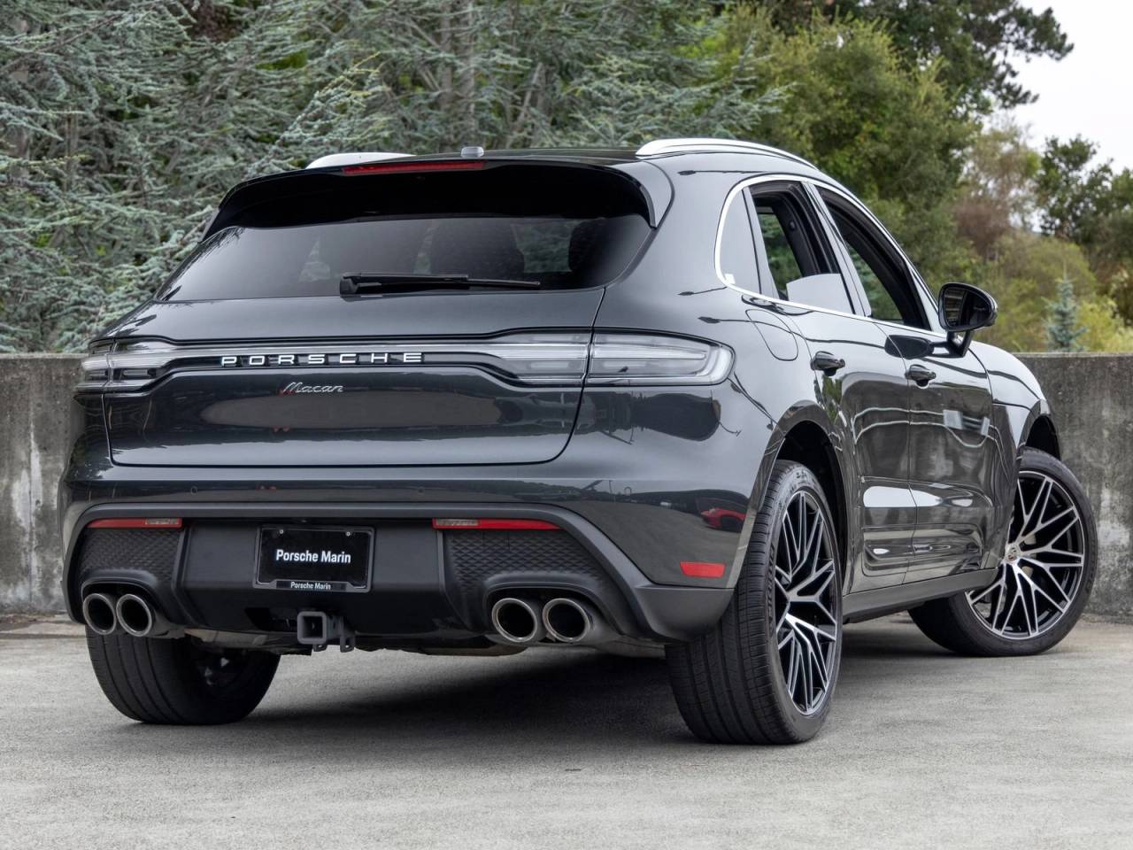 2022 Porsche Macan Base