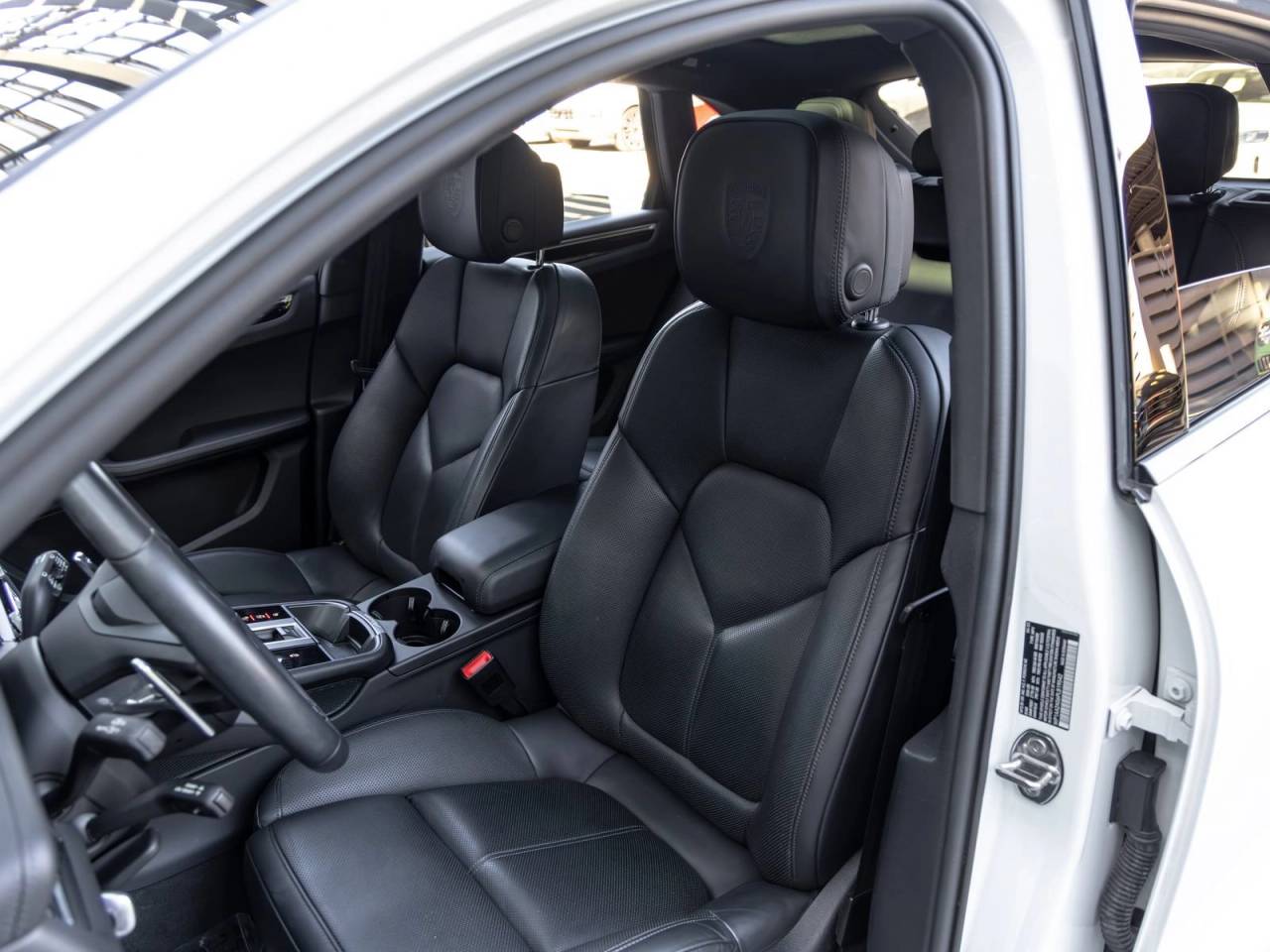 2023 Porsche Macan Macan T