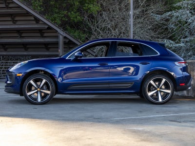 2025 Porsche Macan Base