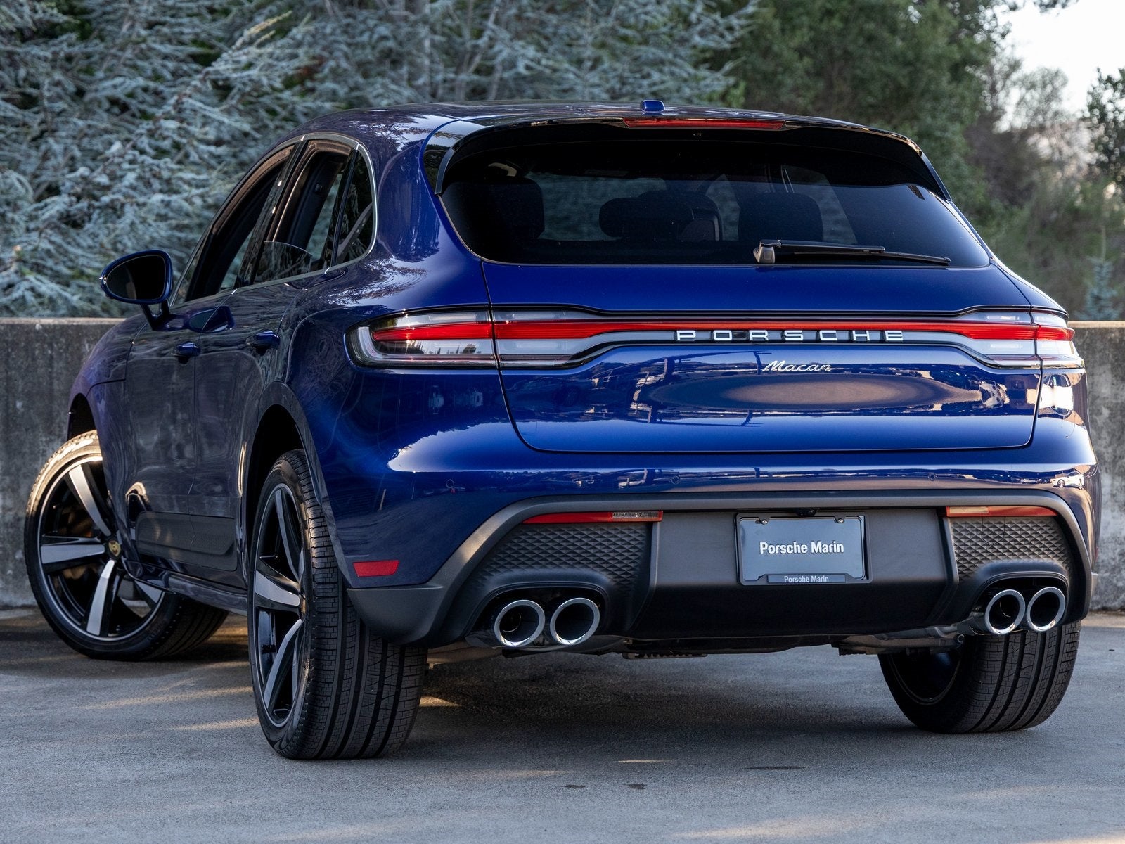 2025 Porsche Macan Base