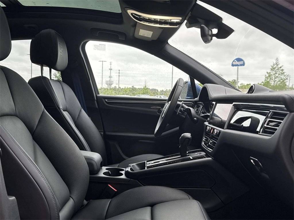 2025 Porsche Macan Macan
