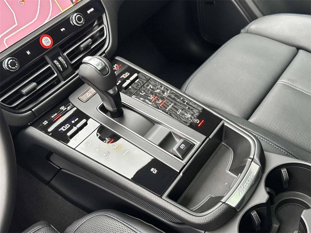 2025 Porsche Macan Macan
