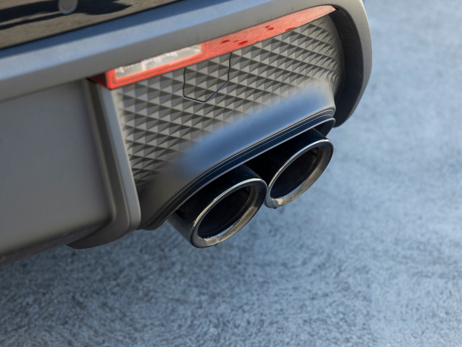 2025 Porsche Macan Macan T