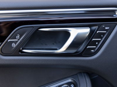 2025 Porsche Macan Macan T