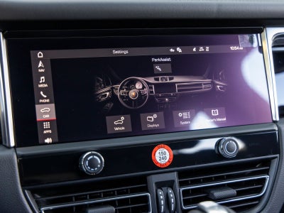 2025 Porsche Macan Macan T