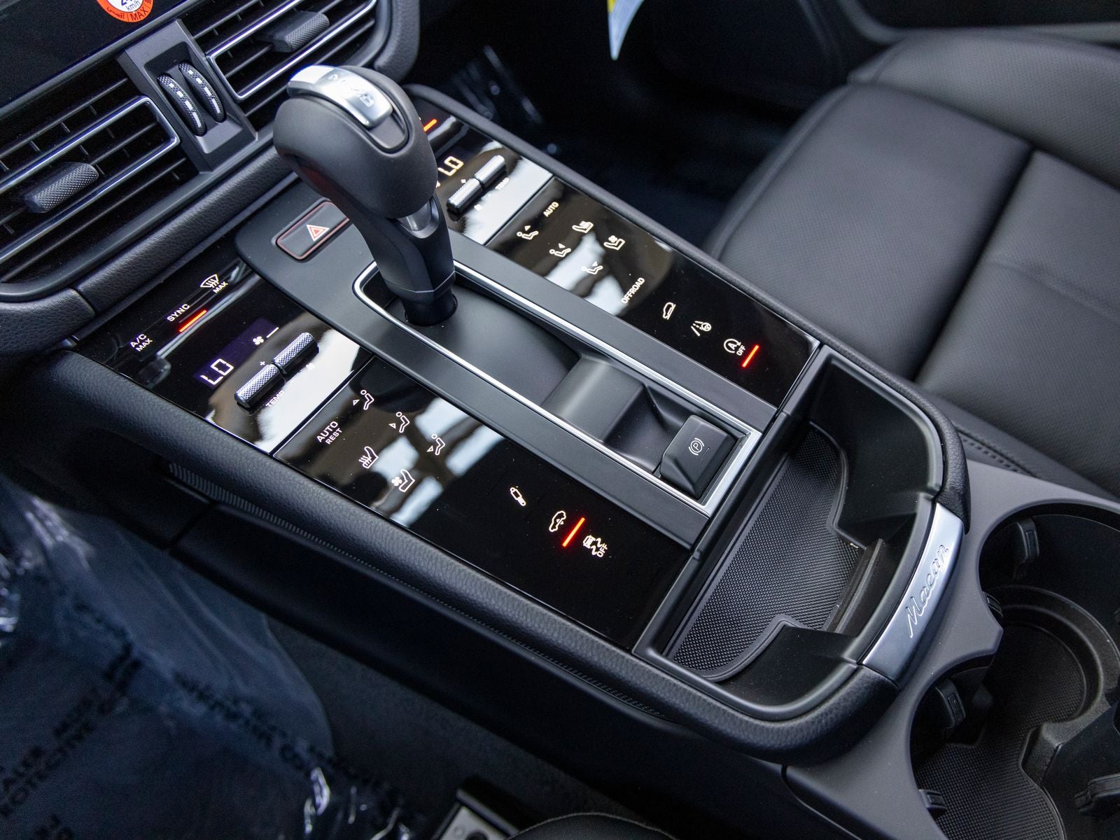 2025 Porsche Macan Macan T