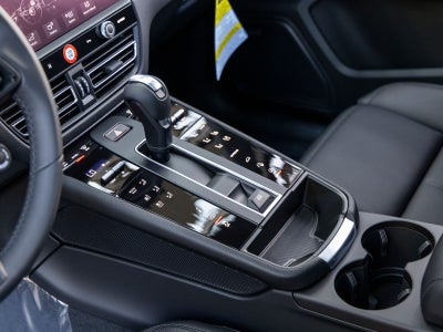 2025 Porsche Macan Macan T