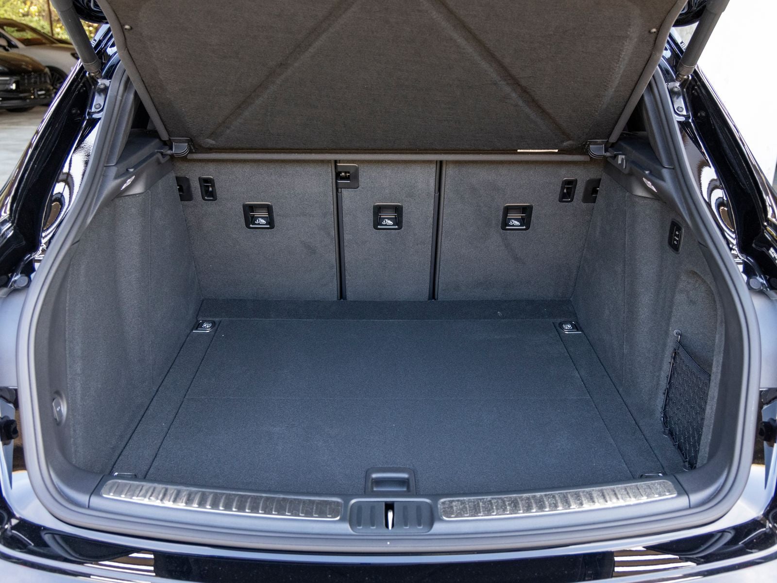 2025 Porsche Macan Macan T