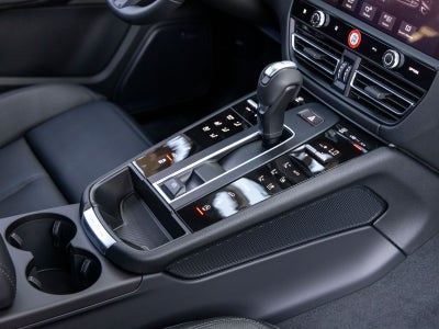 2025 Porsche Macan Macan T
