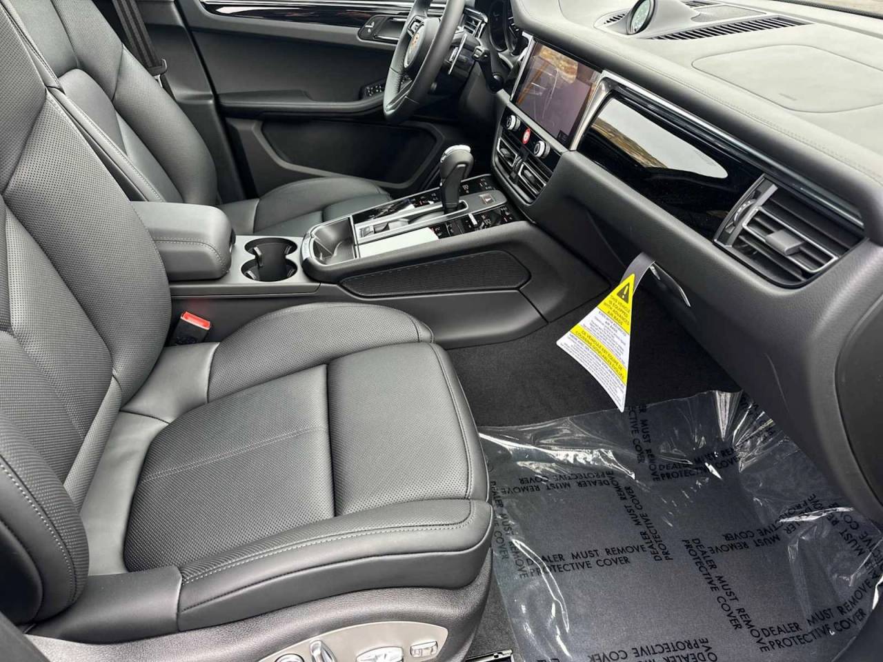 2025 Porsche Macan Macan T