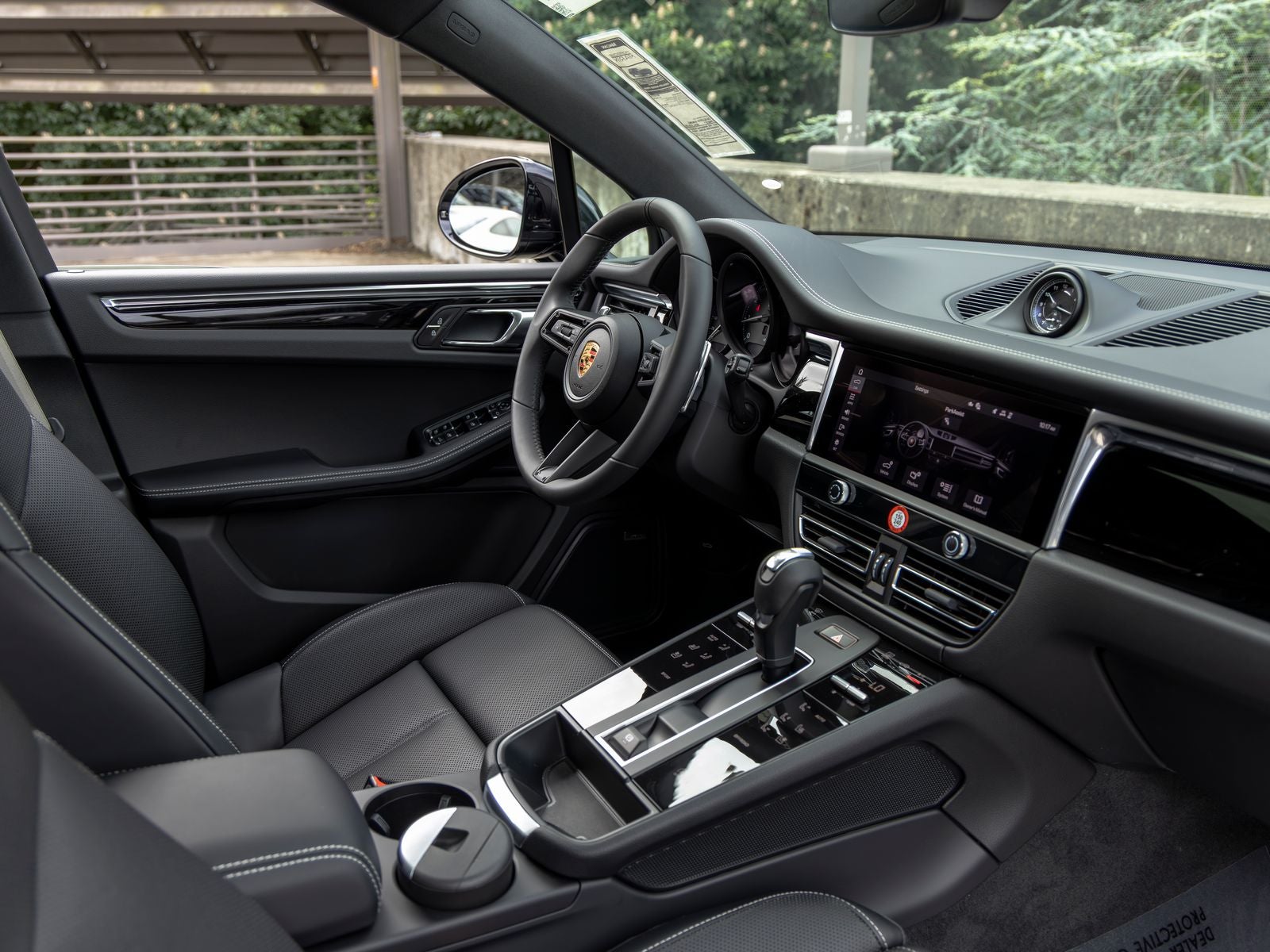 2025 Porsche Macan Base