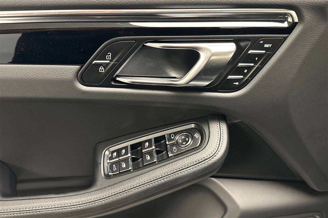 2025 Porsche Macan Macan
