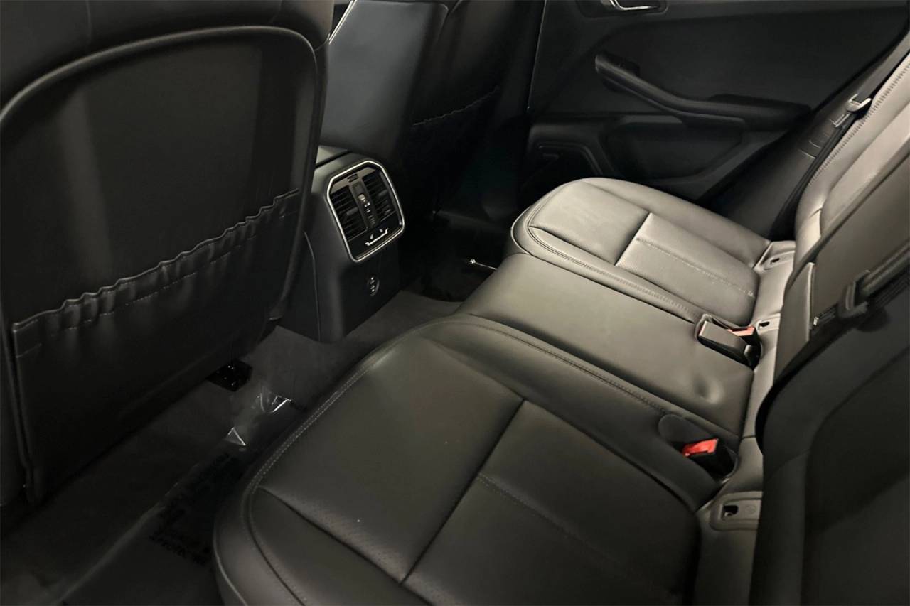 2025 Porsche Macan Macan