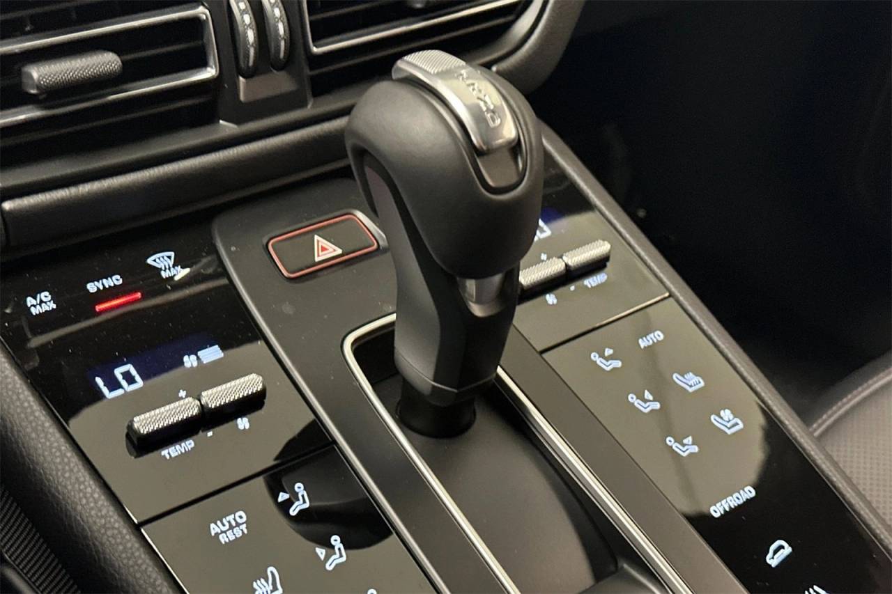 2025 Porsche Macan Macan