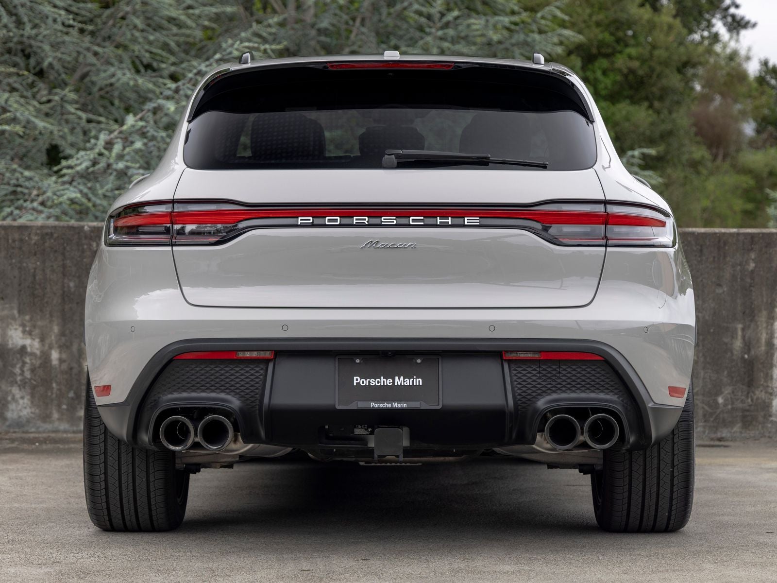 2025 Porsche Macan Base
