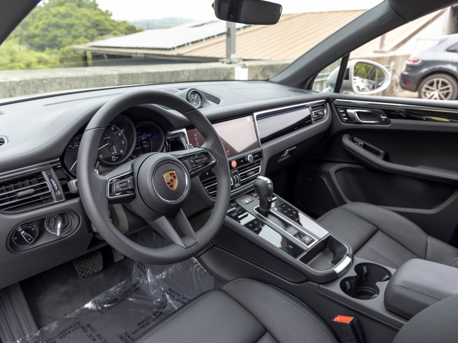 2025 Porsche Macan Base