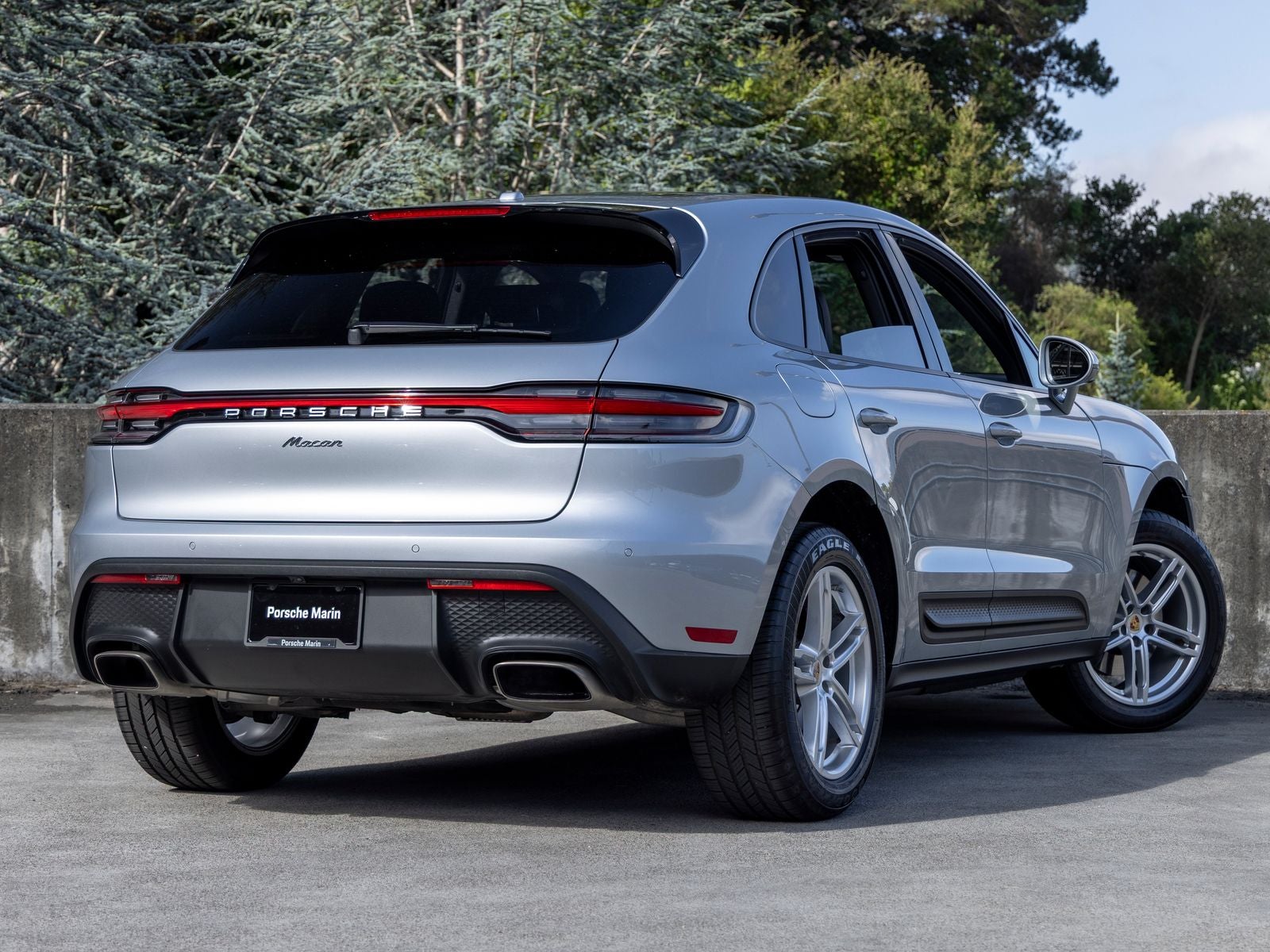 2025 Porsche Macan Base