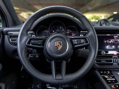 2025 Porsche Macan Base