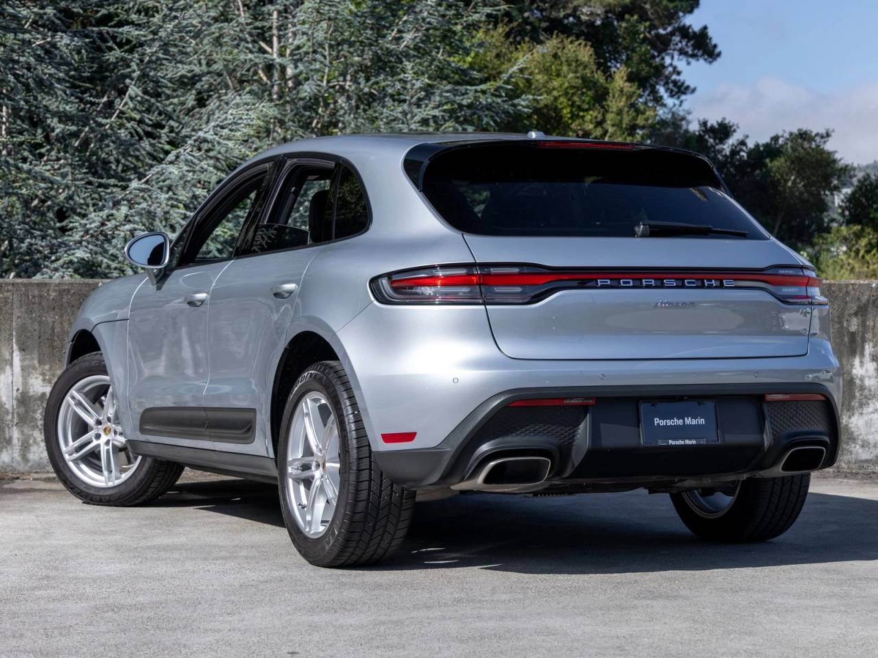 2025 Porsche Macan Base