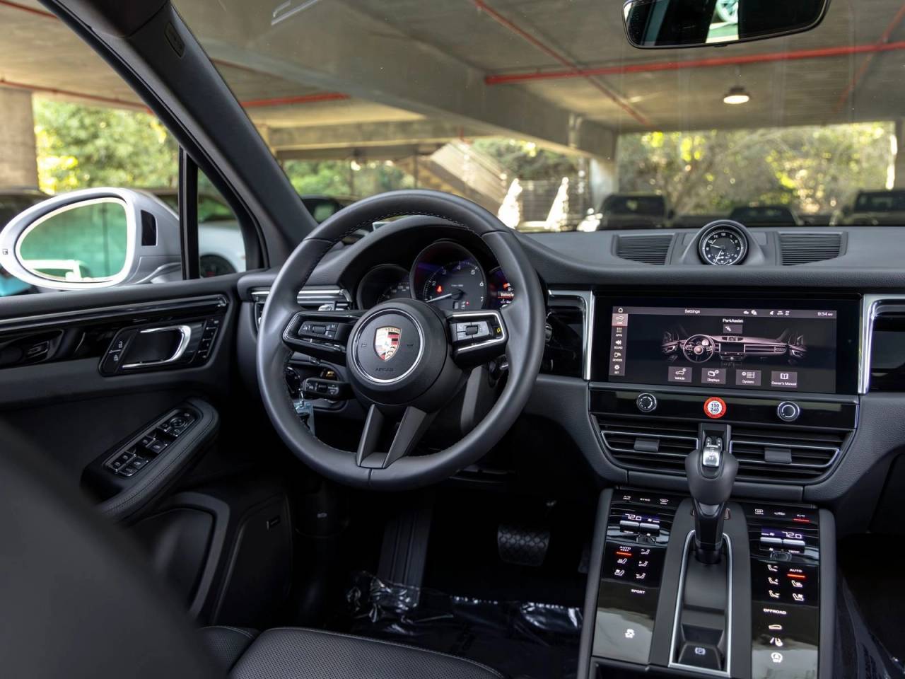 2025 Porsche Macan Base