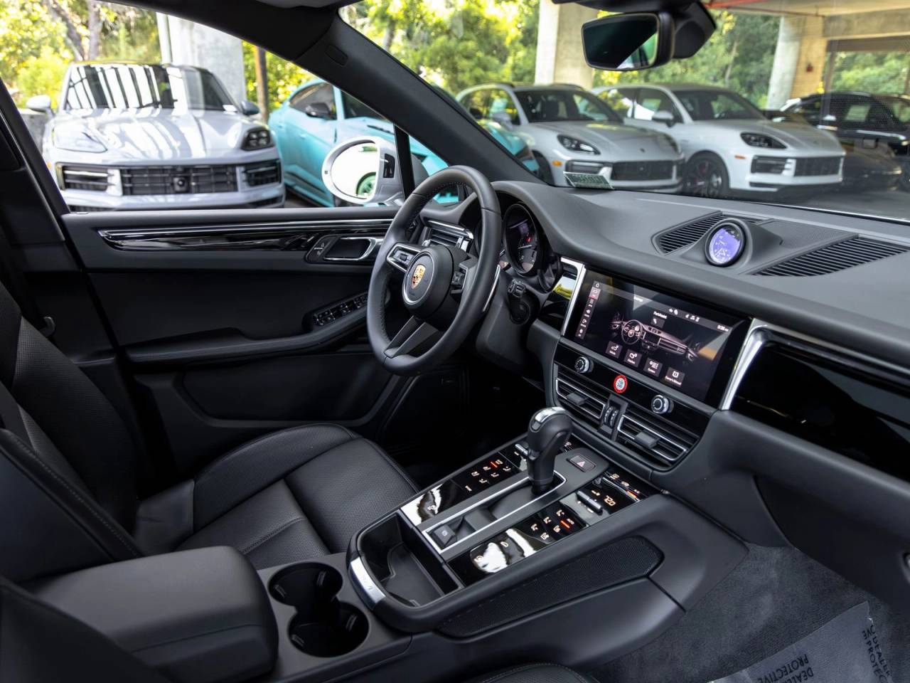 2025 Porsche Macan Base