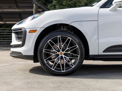 2026 Porsche Macan Base