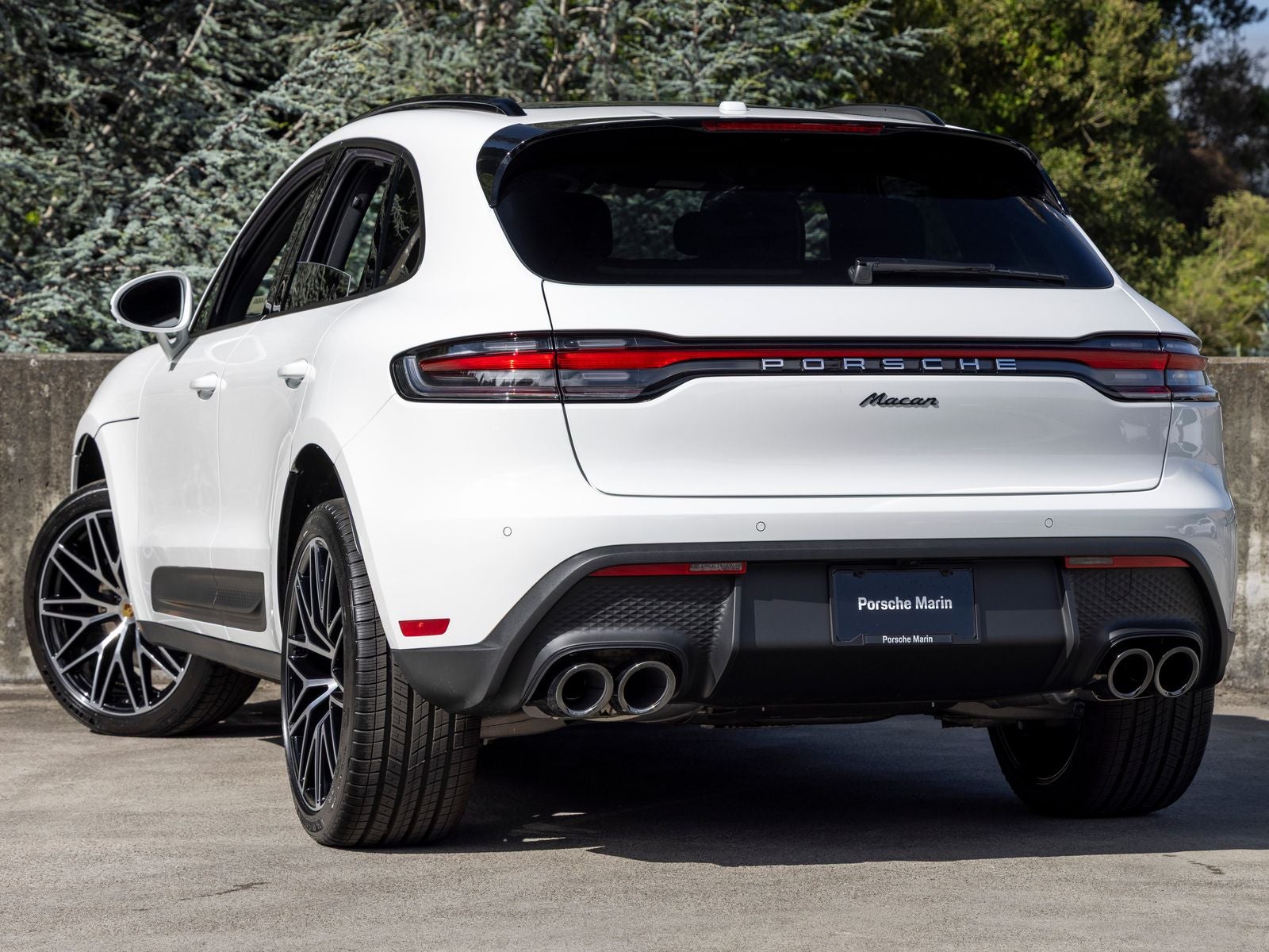2026 Porsche Macan Base