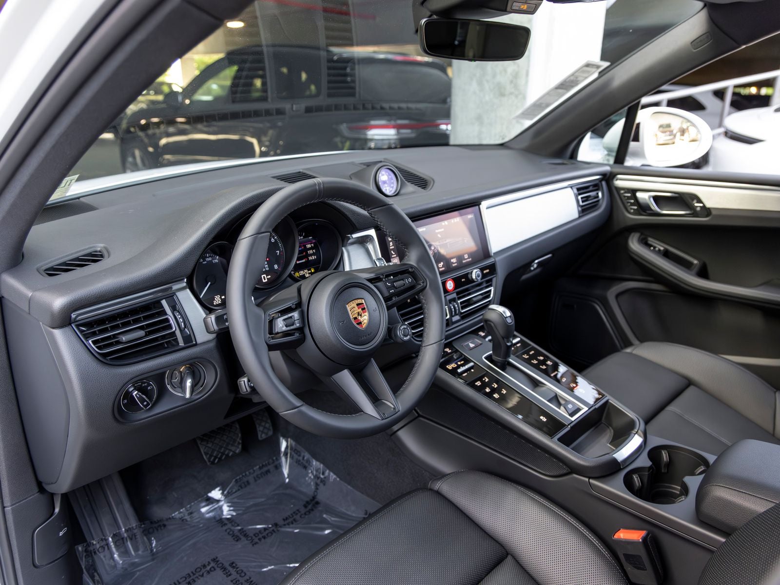 2026 Porsche Macan Base