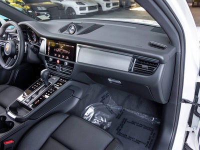 2026 Porsche Macan Macan