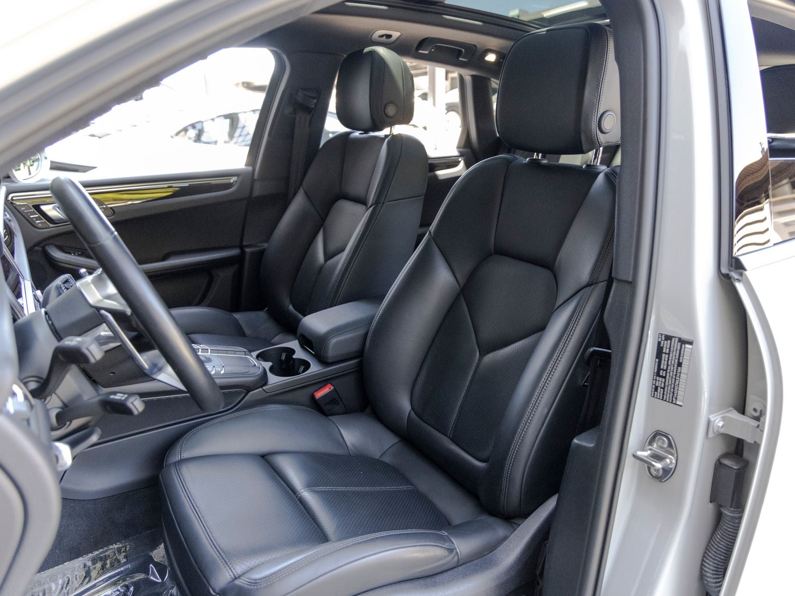 2021 Porsche Macan Macan