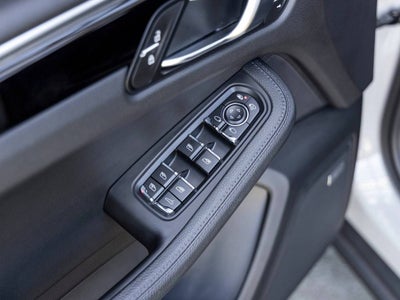 2021 Porsche Macan Macan