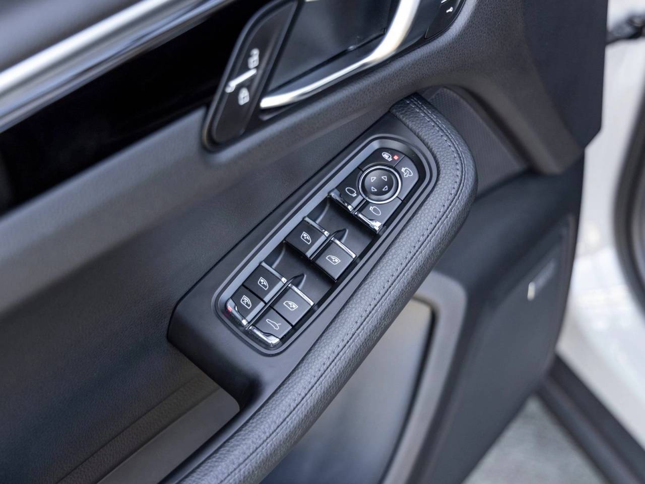2021 Porsche Macan Macan