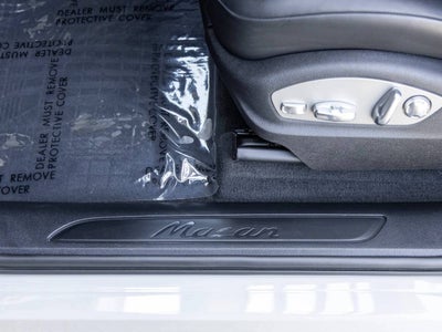 2021 Porsche Macan Macan