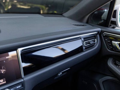 2021 Porsche Macan Macan