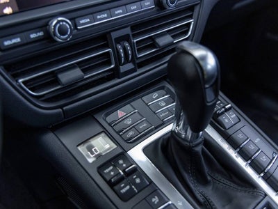 2021 Porsche Macan Macan