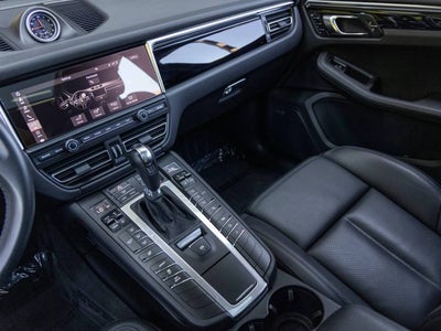 2021 Porsche Macan Macan