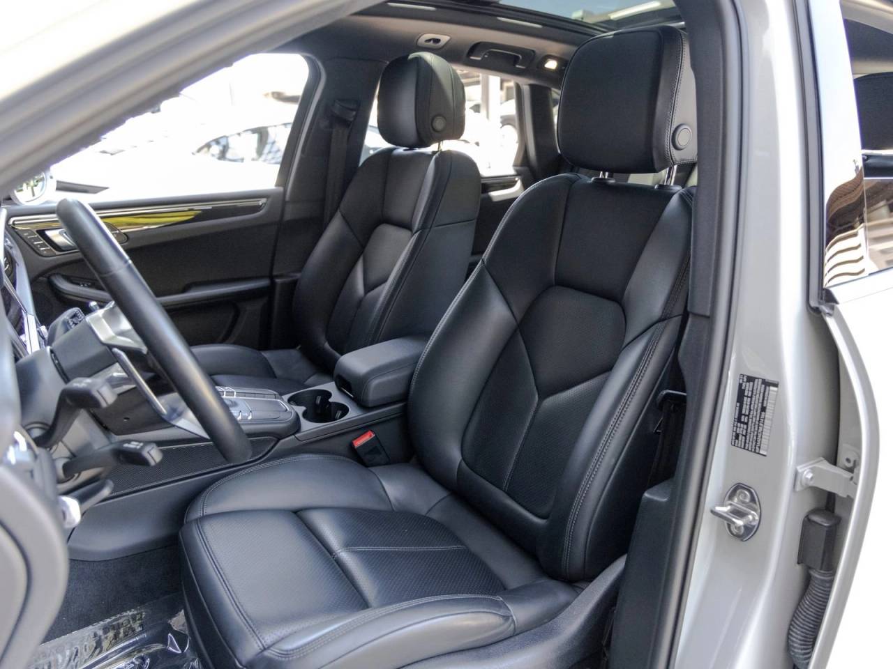2021 Porsche Macan Macan