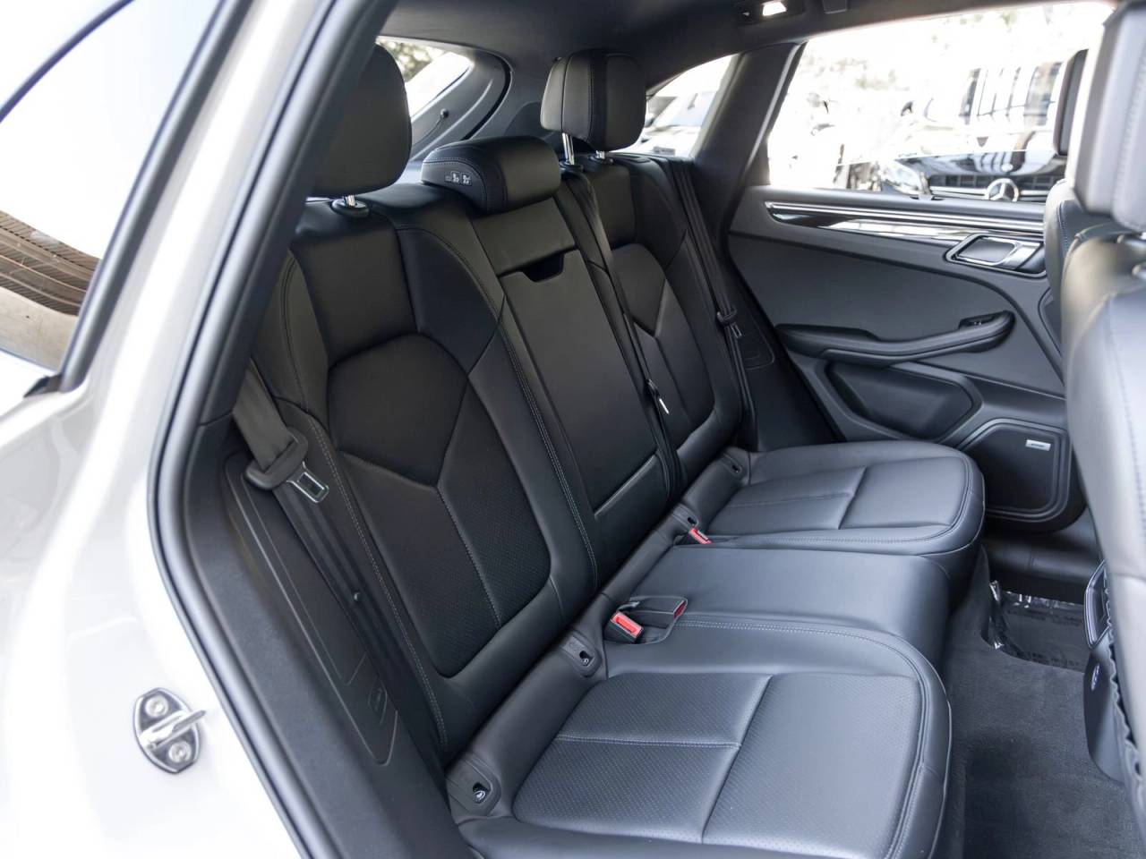 2021 Porsche Macan Macan