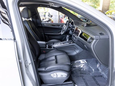 2021 Porsche Macan Macan