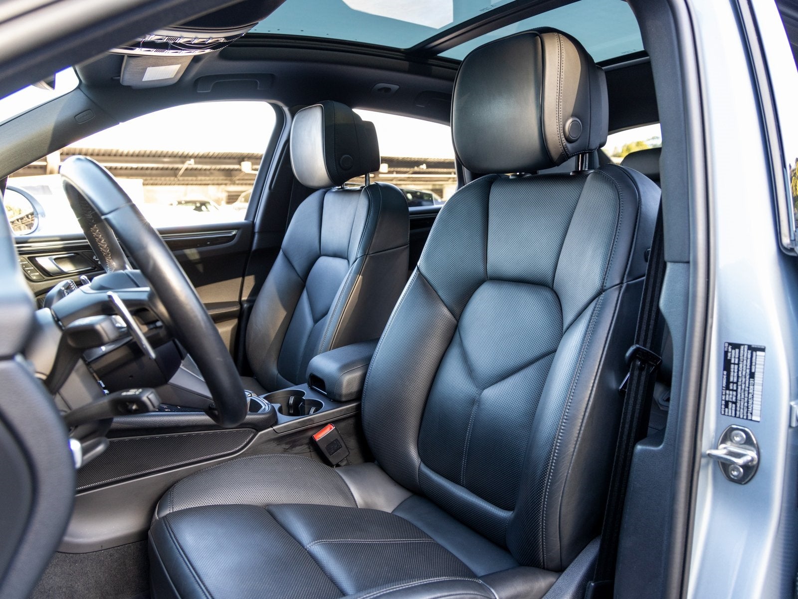 2023 Porsche Macan Macan (MY23)