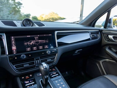 2023 Porsche Macan Macan (MY23)