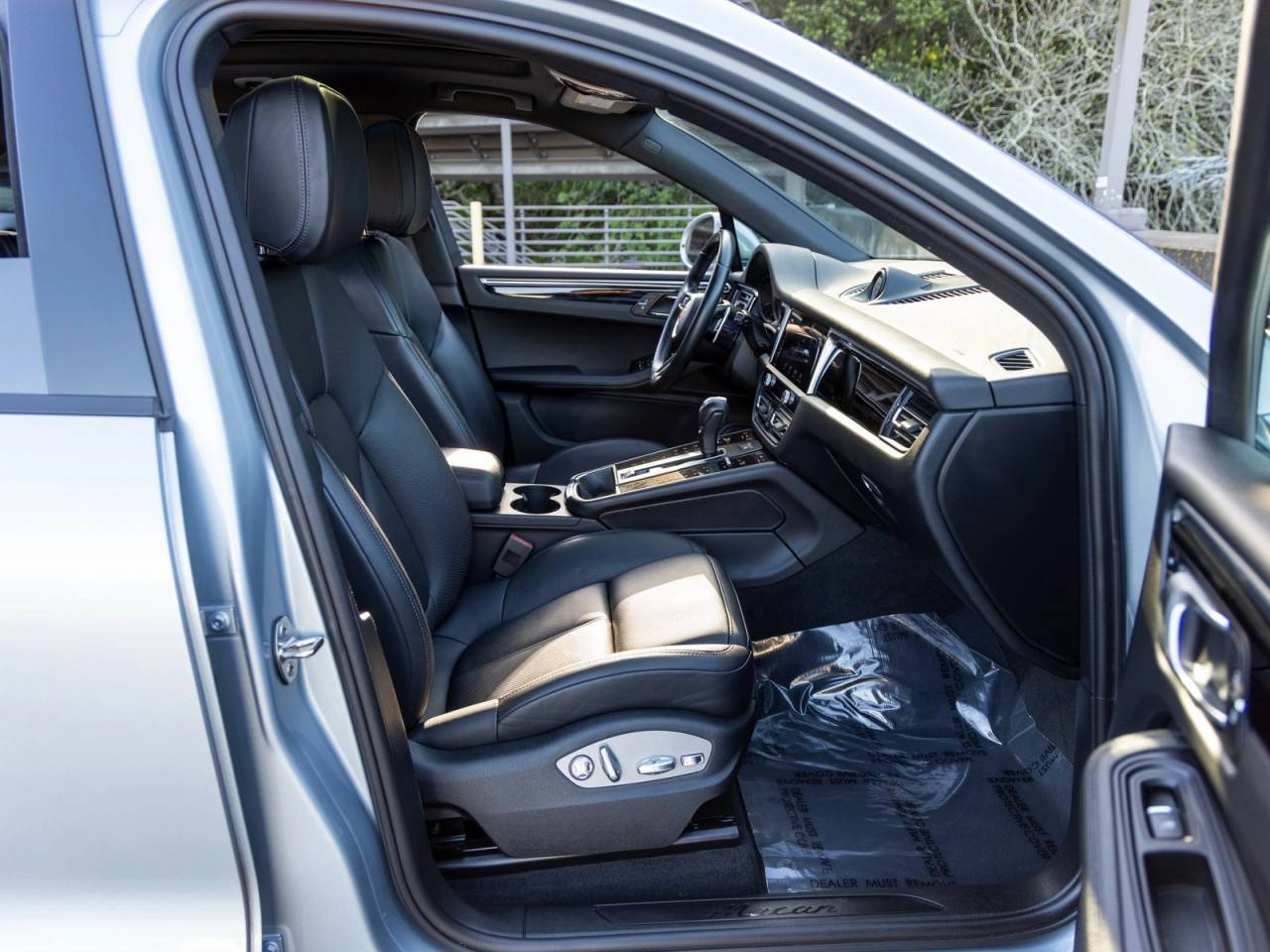 2023 Porsche Macan Macan (MY23)