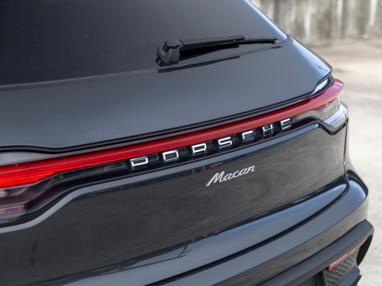 2023 Porsche Macan Base