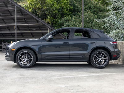 2023 Porsche Macan Base