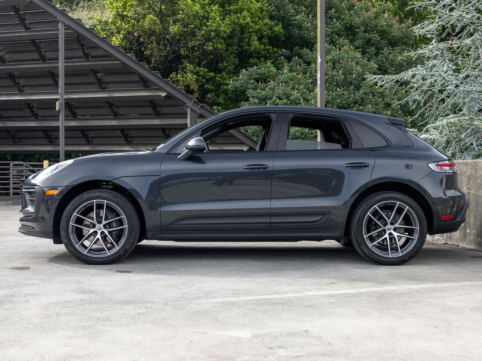 2023 Porsche Macan Base