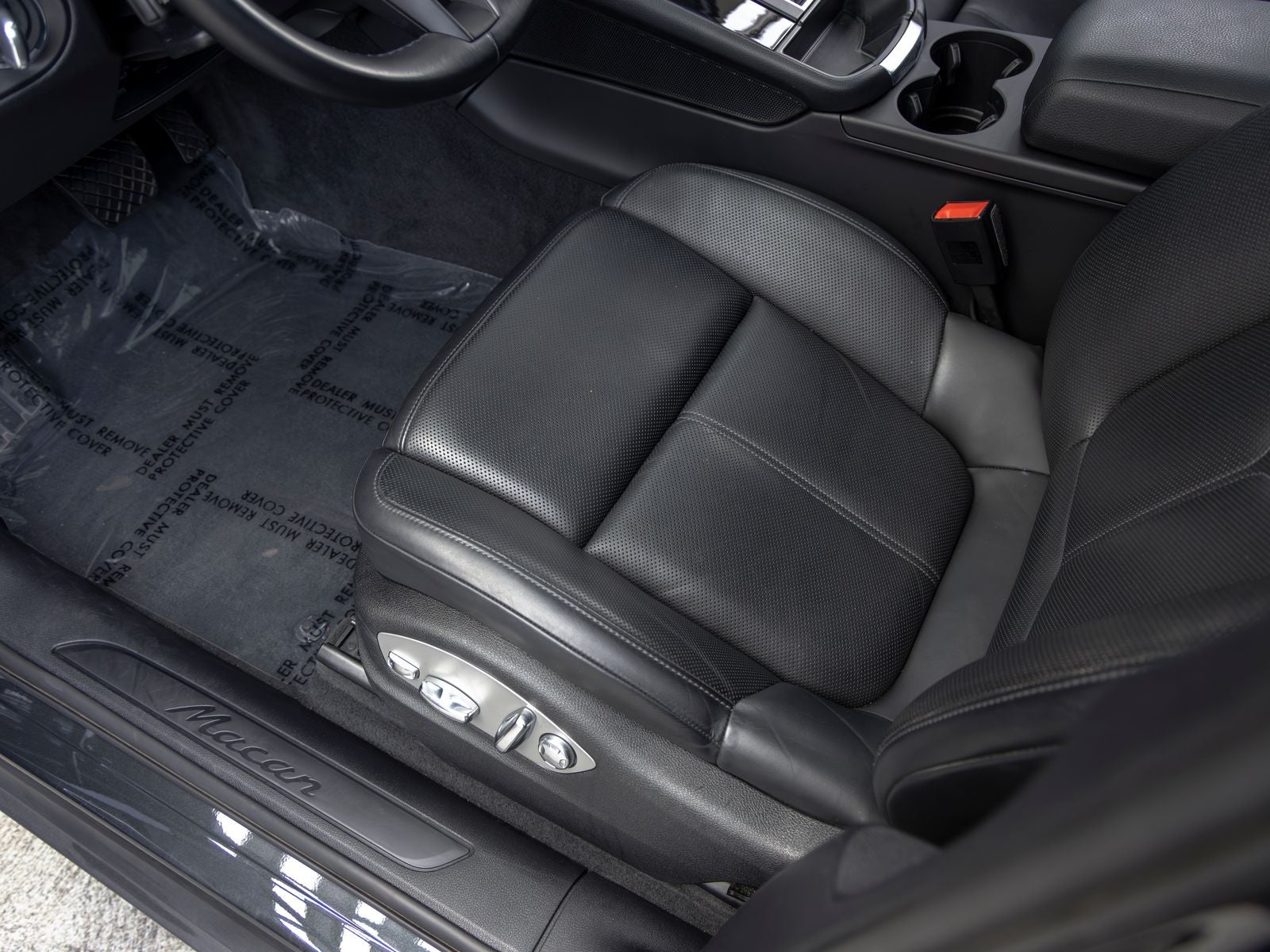 2023 Porsche Macan Base