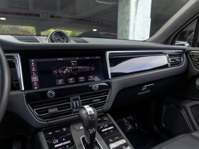 2023 Porsche Macan Base